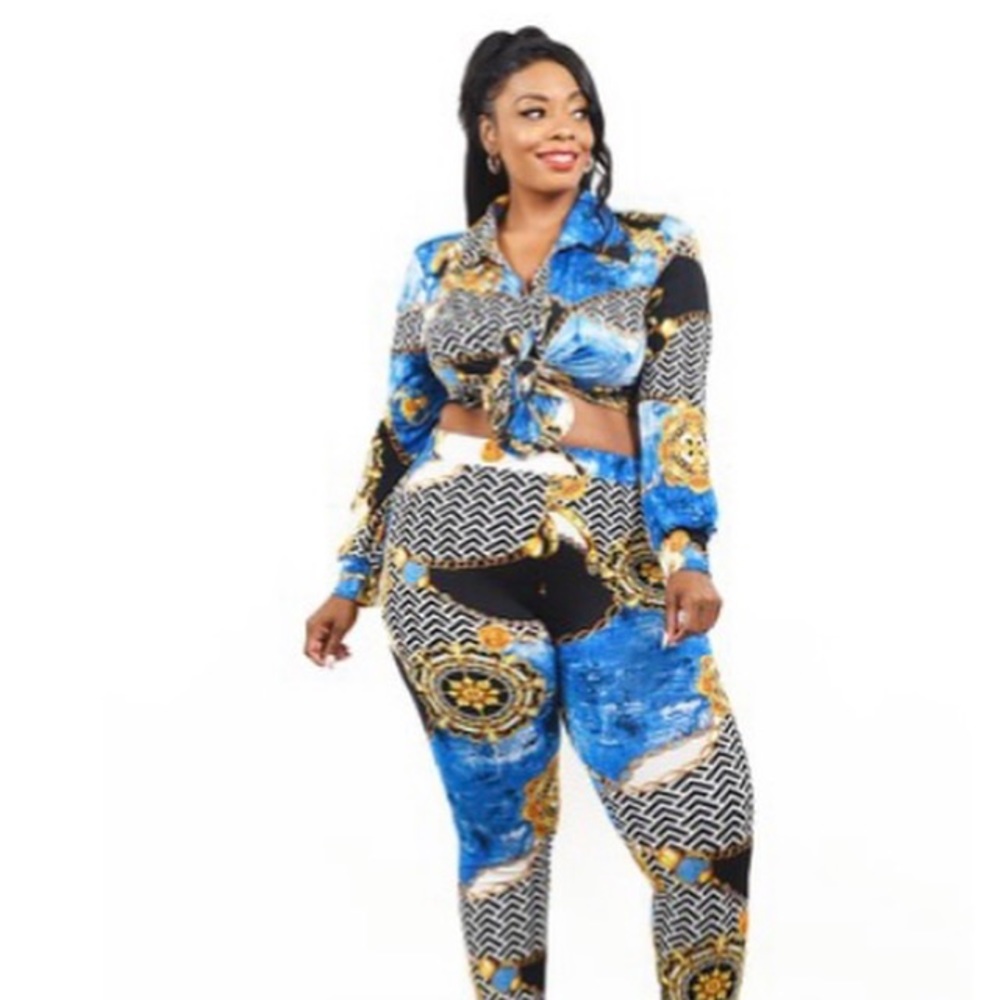 Stylish 2 piece set has a lot of stretch